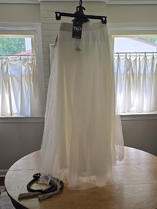 She + Sky Dresses & Skirts - She + Sky Ivory Maxi Skirt